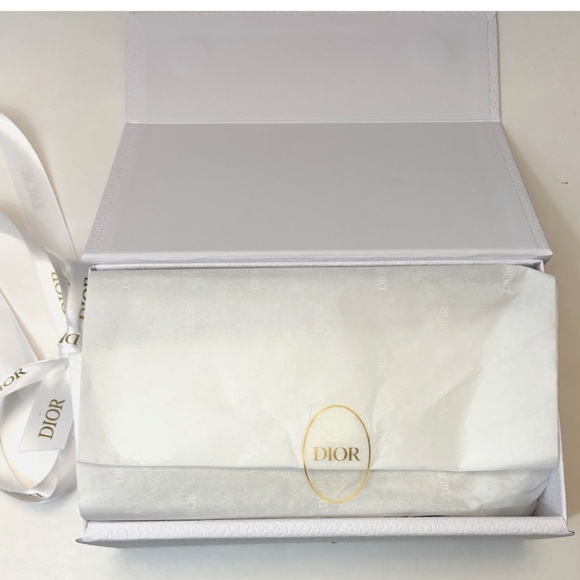 CHRISTIAN DIOR Empty Gift Box 12”x 9”x 4.5” Tissue Card & Ribbon NEW - Picture 4 of 5